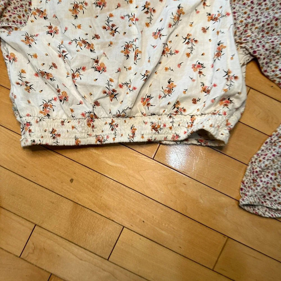 AMERICAN EAGLE Eyelet Mixed Print Cross Front Crop Top Blouse - small - Picture 6 of 8